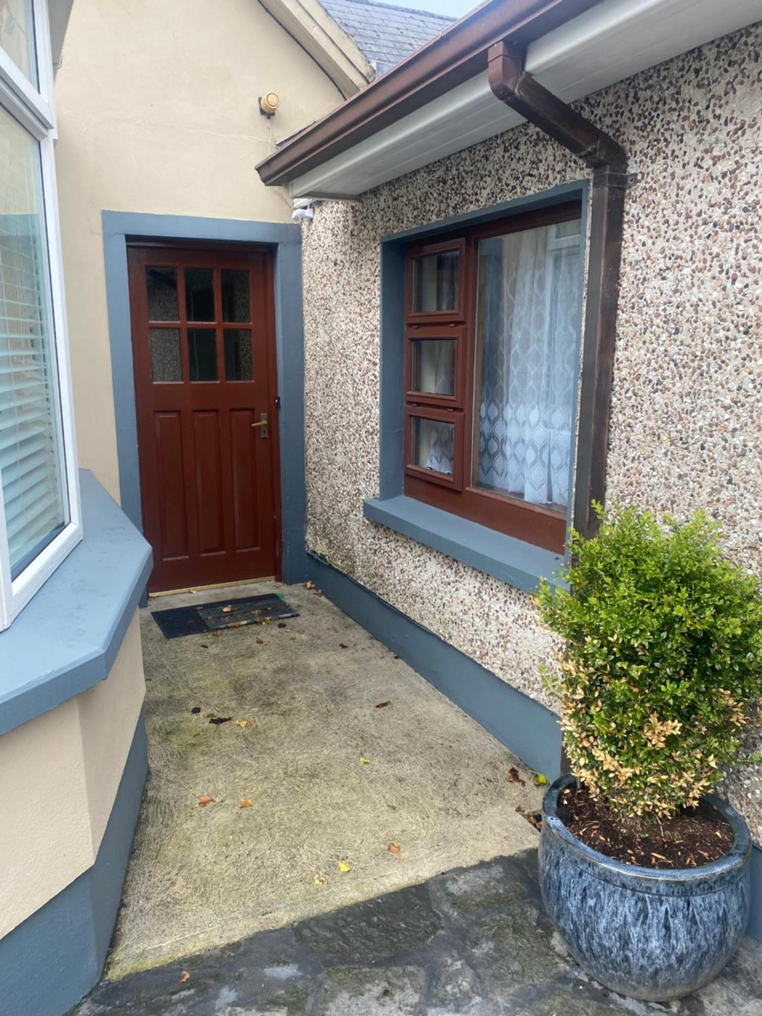 Bluebell Apartment Sleeps 7 Only Let As Whole Apartment Blennerville Exterior photo